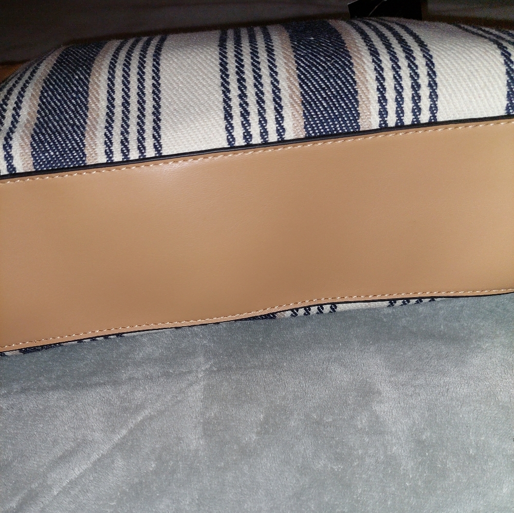 NWT Jones New York Faux Leather Canvas Purse - Picture 8 of 9
